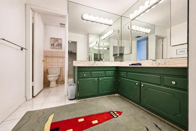 Building Photo - 9900 S Ocean Dr