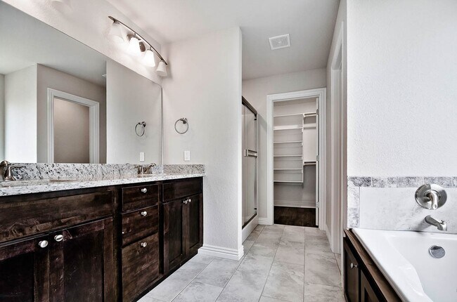 Building Photo - Lovely 3-bedroom home in Bentonville