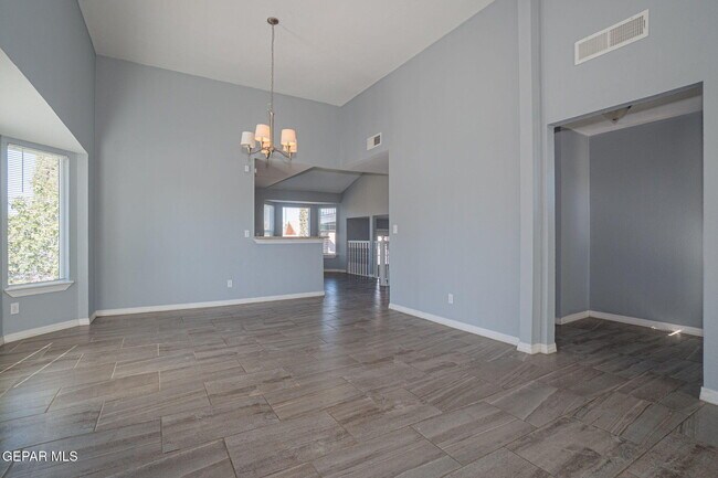 Building Photo - 12041 Van Gogh Dr