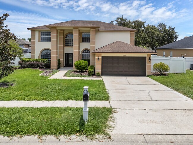 Primary Photo - Spacious 6-bedroom, 3-bathroom and pool Tu...