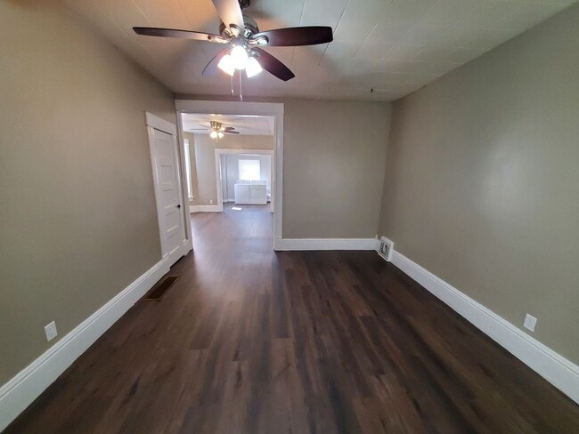 Building Photo - Remodeled 2 Bd with huge kitchen, dining room and living room