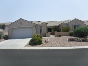 Building Photo - Sun City Anthem home right on the golf course!