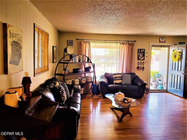 Building Photo - 2705 Jackson Ave