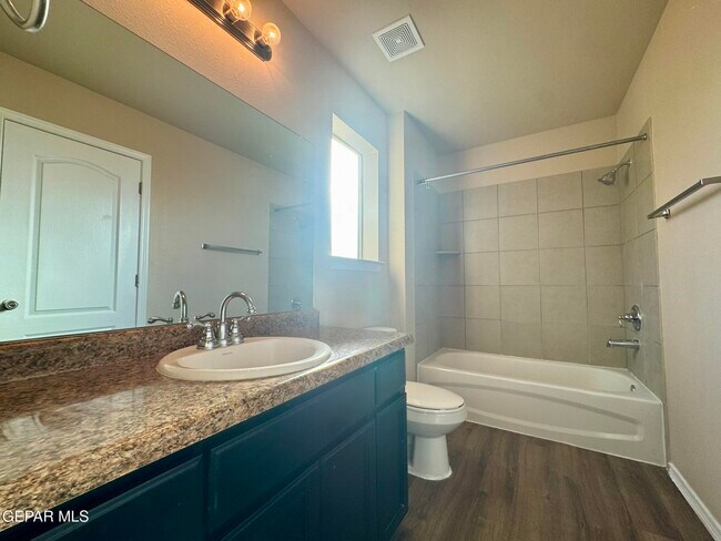 Building Photo - 1013 Villa Seca Dr