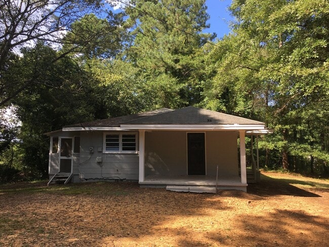 Building Photo - Large 2/1 Home, includes bonus room- Sherwood Forest- $995