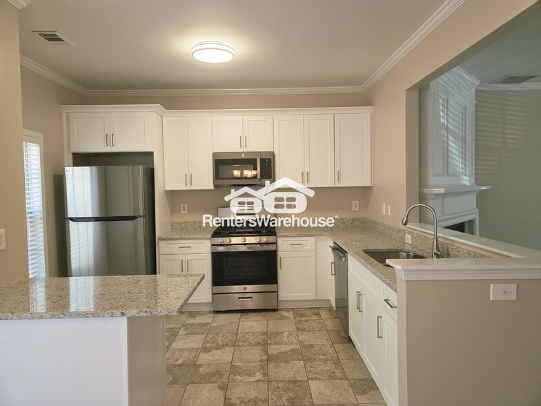 Building Photo - 57 Highoak Dr