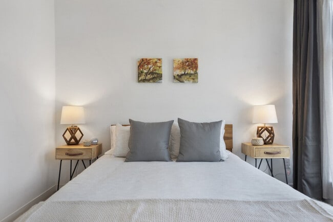 Building Photo - 1505 E Spruce St