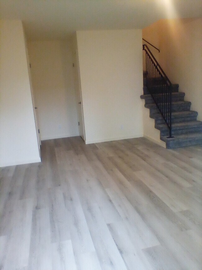 Building Photo - 400 Corcoran Ave