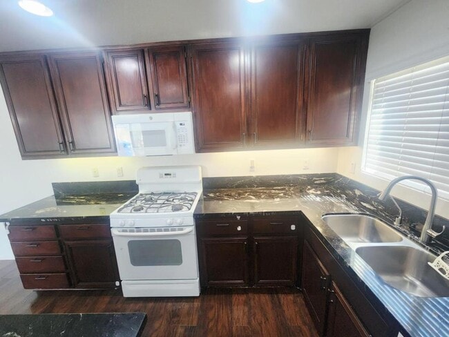 Building Photo - 1330 Wendell Cutting Ct