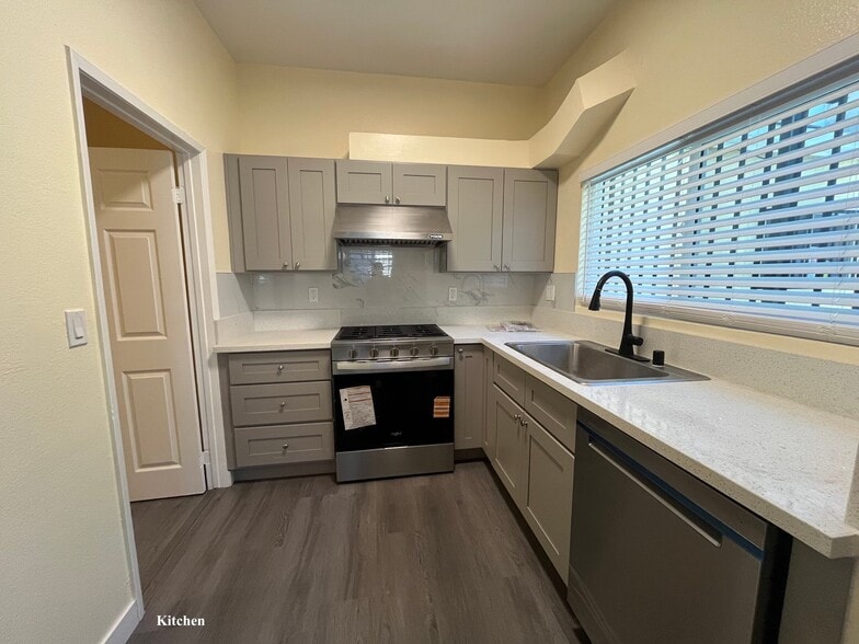 Building Photo - 2819 1/2 Altura St