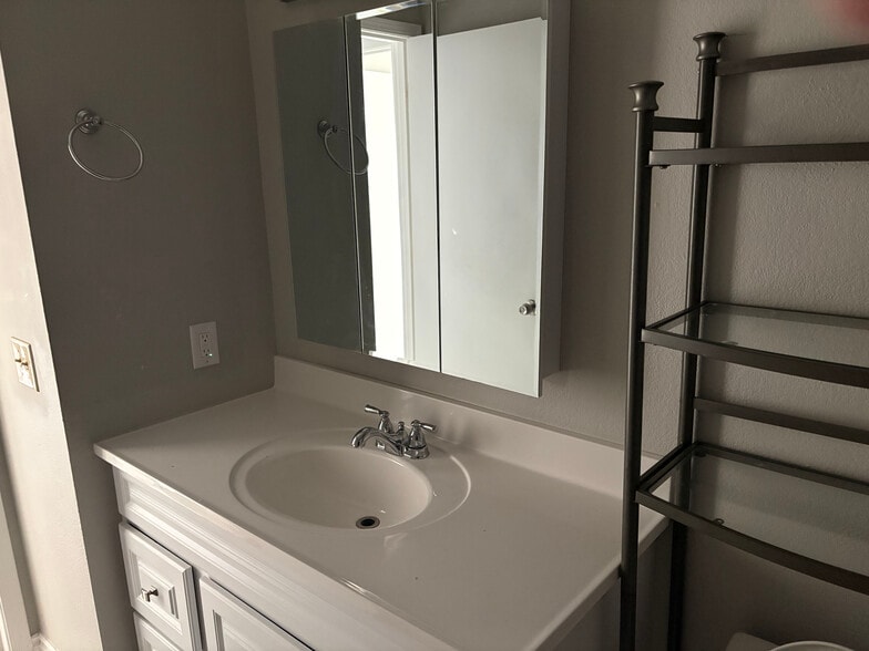 Bathroom - 8000 E 10th Ave