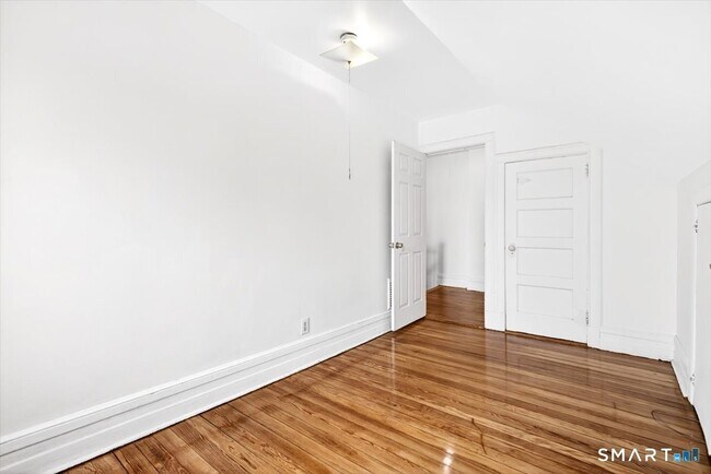 Building Photo - 408 East Ave