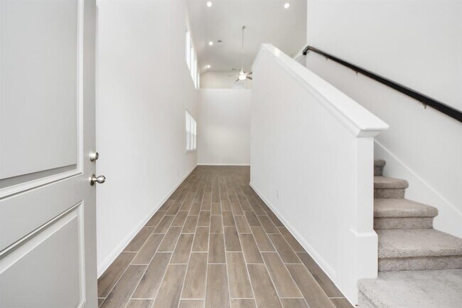 Building Photo - 8006 Cypress Poplar Ct