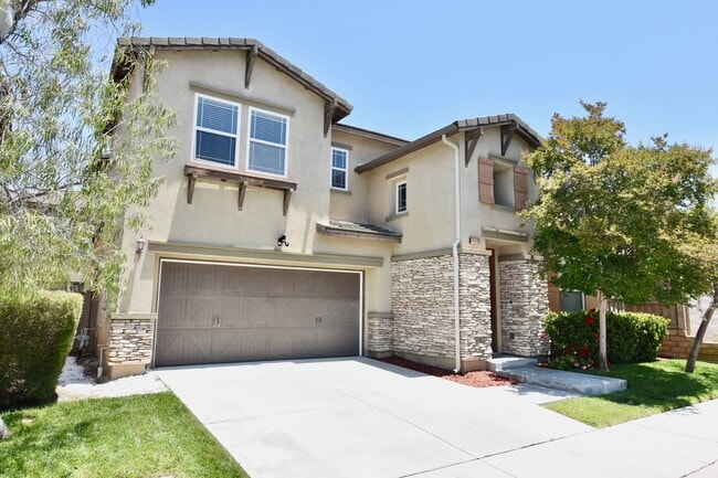 Primary Photo - AVAILABLE NOW: 4 Bd/3Ba in Great Oak Schoo...