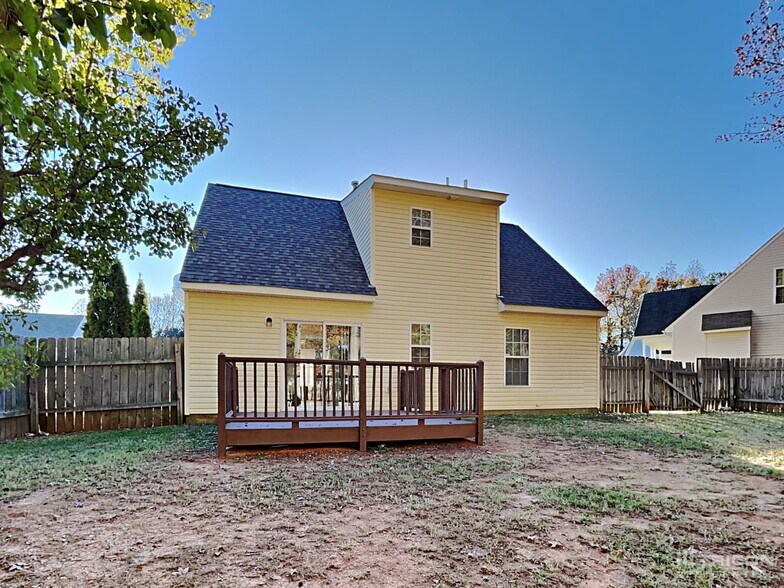 Building Photo - 124 Red Feather Ct