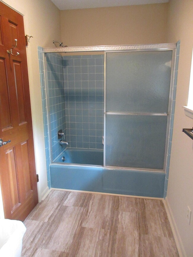 Building Photo - 631 Nelson Point Rd