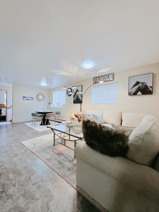 Primary Photo - 2901 Valleywood Dr