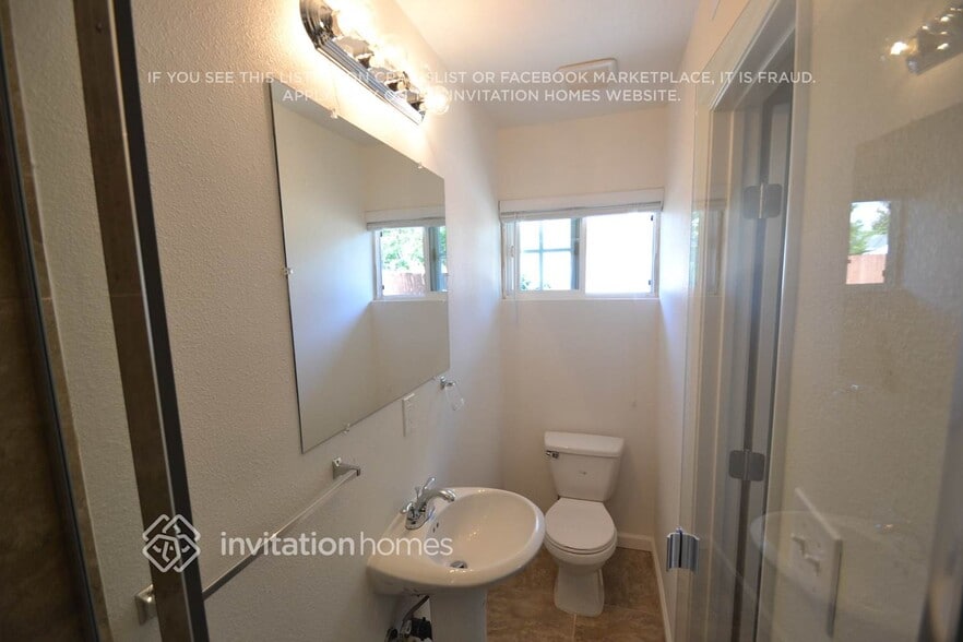 Building Photo - 7668 Eastbreeze Cir