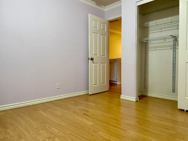 Building Photo - 321 Araglin Ct