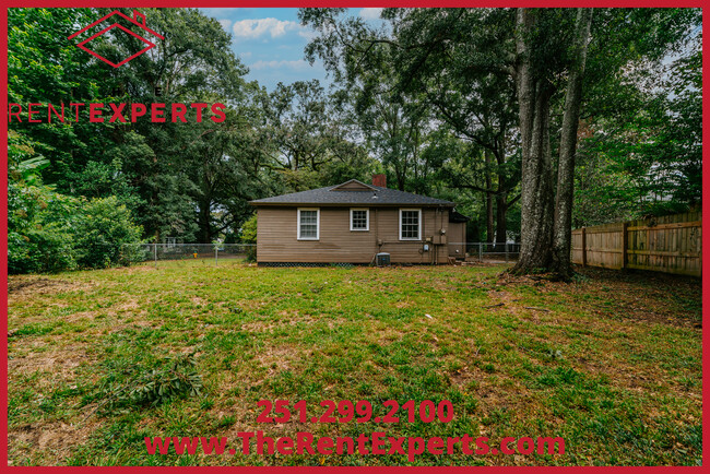 Building Photo - 5005 N Hillwood Cir