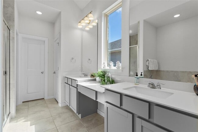 Building Photo - 11000 American Mustang Lp