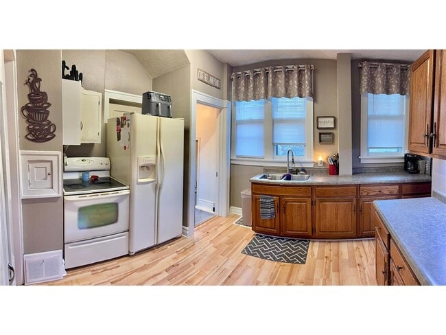 Building Photo - 1201 6th St SW