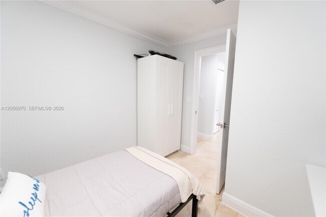 Building Photo - 12040 SW 43rd St