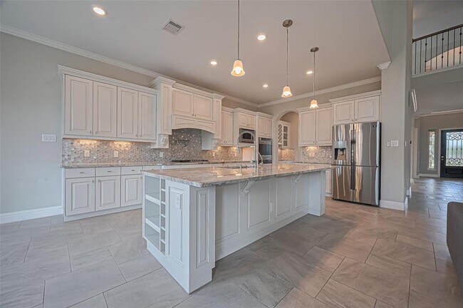Building Photo - 16818 Calcots Dr