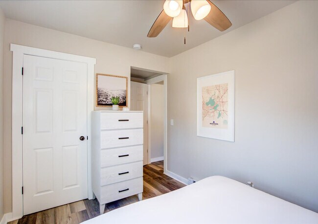 Building Photo - 156 Rodney Ct