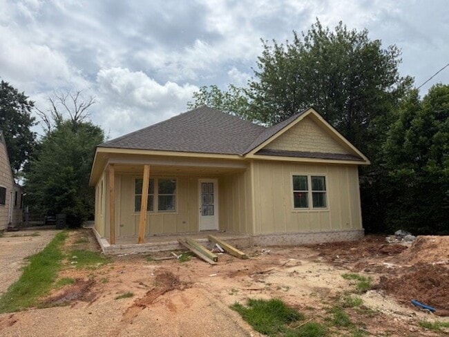 Primary Photo - Under Construction 3 Bed 3.5 Bath Availabl...