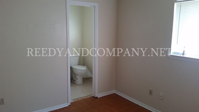 Building Photo - 3990 Ashview Cove