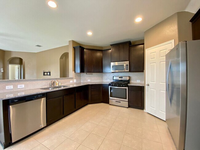 Building Photo - 466 Eagle Brook Ln