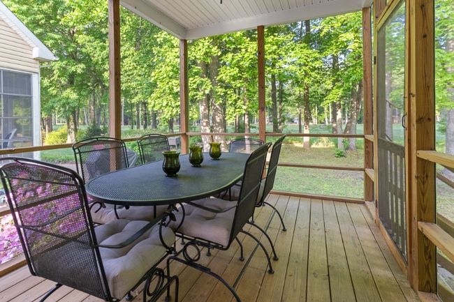 Building Photo - 46 Hingham Ln