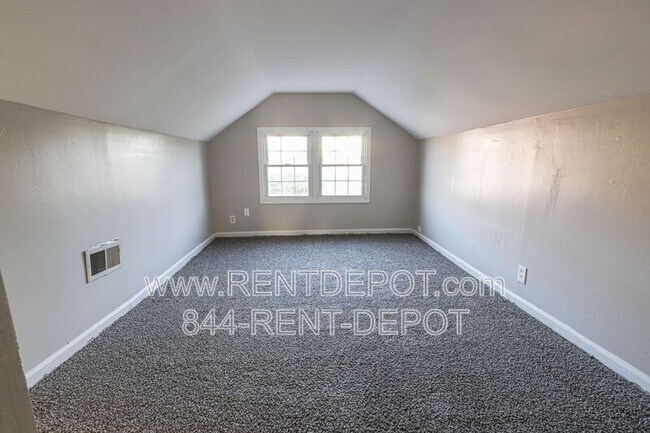 Building Photo - 2114 N. Fifth Ave.