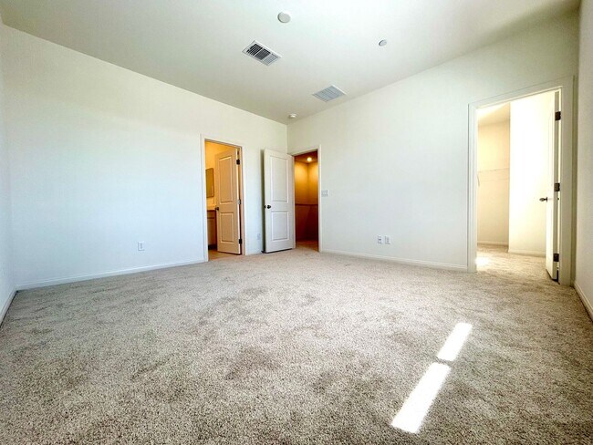 Building Photo - Brand new Townhome in Summerlin Grand Park Village