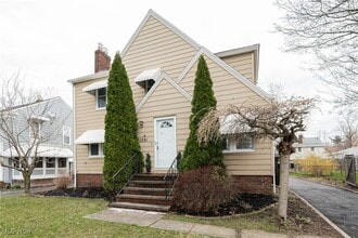 Building Photo - 1391 Avondale Rd