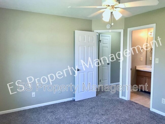 Building Photo - 6728 Garway Ln