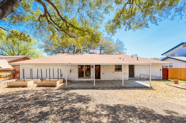 Building Photo - 5259 Prince Valiant Dr