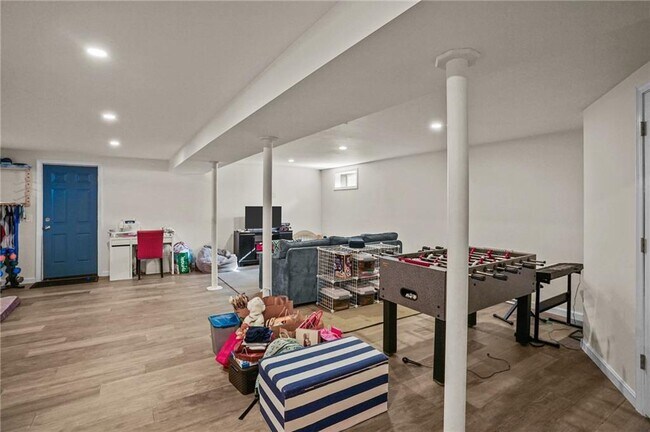 Building Photo - 31 Smith St