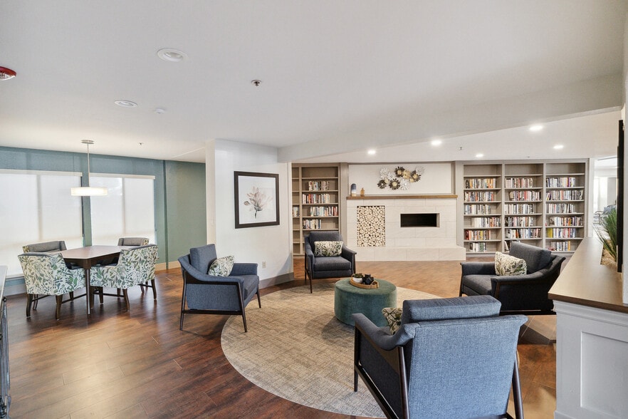Building Photo - Redwood Seniors of Willow Glen - 55+