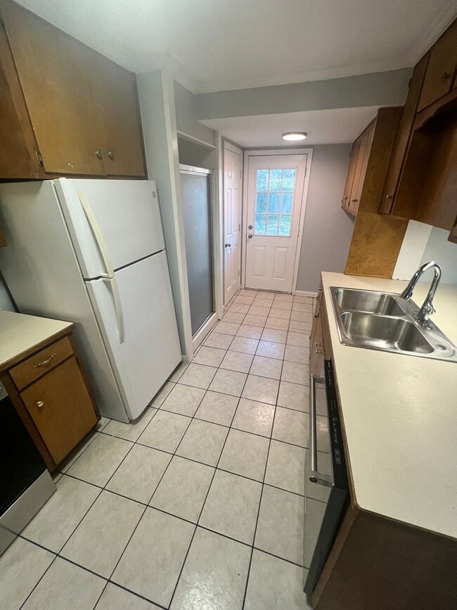 Building Photo - 1011 Merritt St