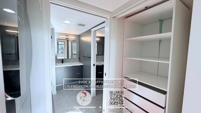 Building Photo - Sunny loft with in unit gym, heated floors in bathroom, contemporary kitchen, and includes water/...