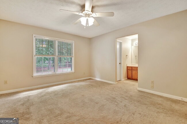 Building Photo - 135 Windham Way