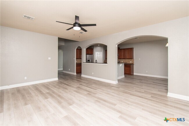 Building Photo - 7001 Cokui Dr