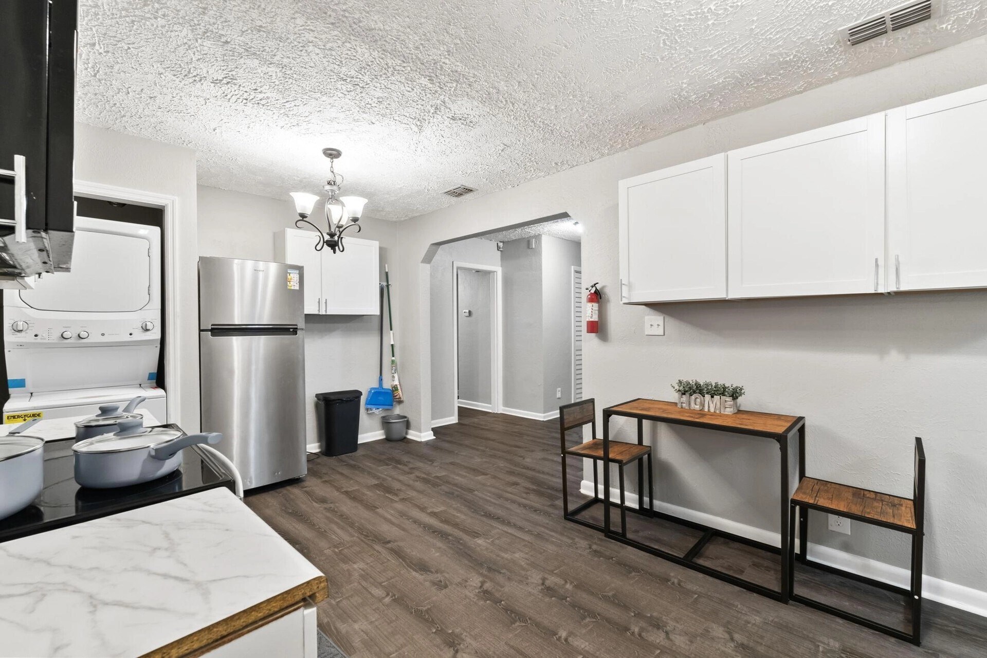 Building Photo - 4731 E Castlewood Dr