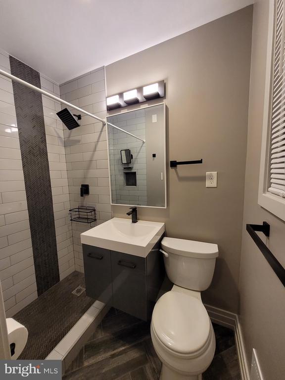 Building Photo - 2710 Rose Valley Dr