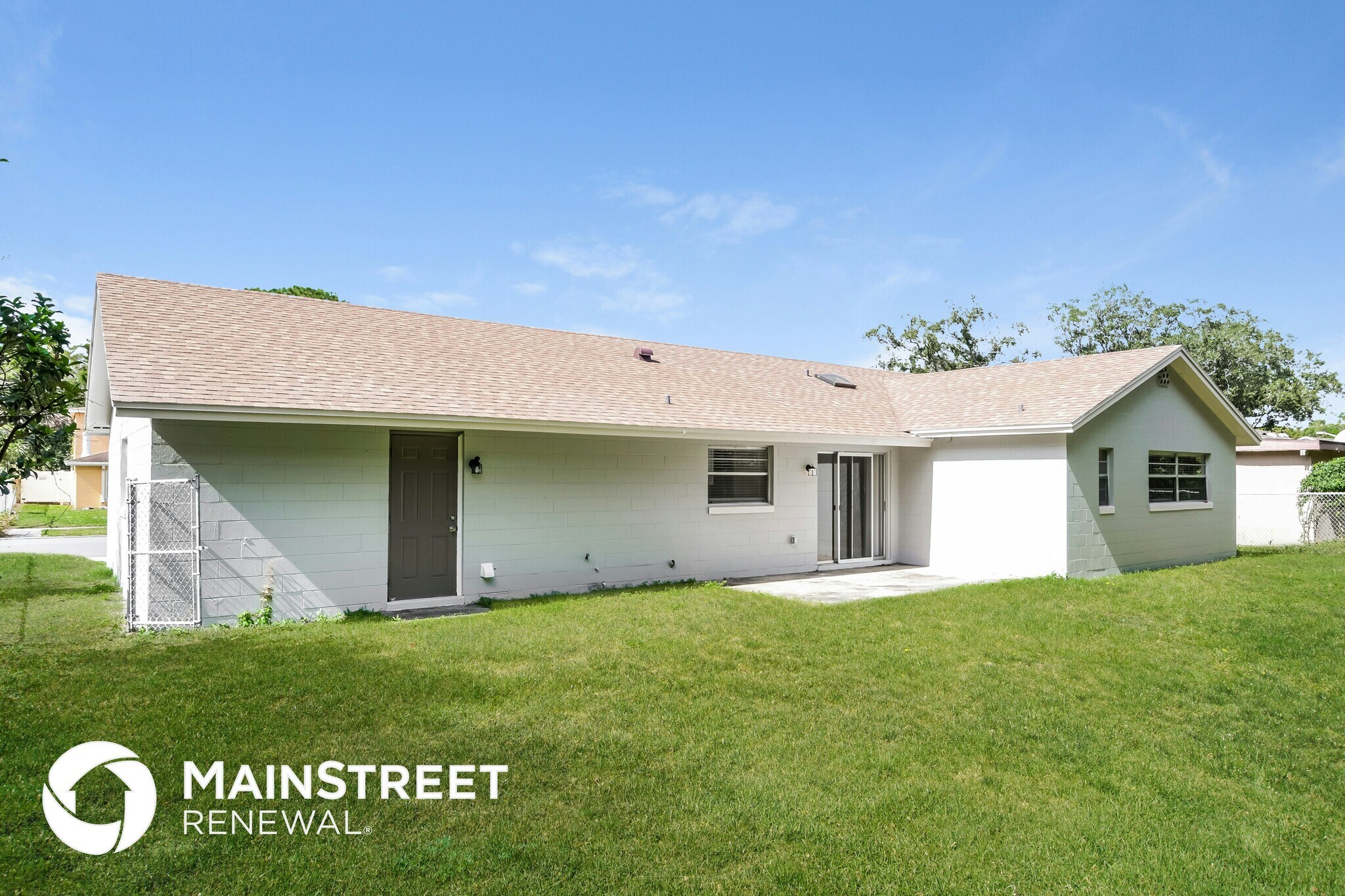 Building Photo - 5695 Oak Hill Manor Dr