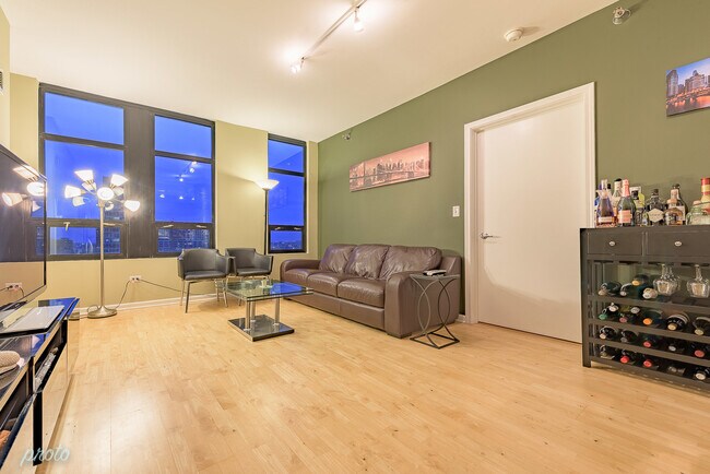 Building Photo - 1255 S State St