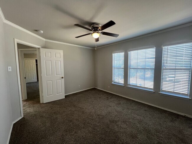 Building Photo - AWESOME Updated 4-Bed 2.5-Bath in Gruene C...