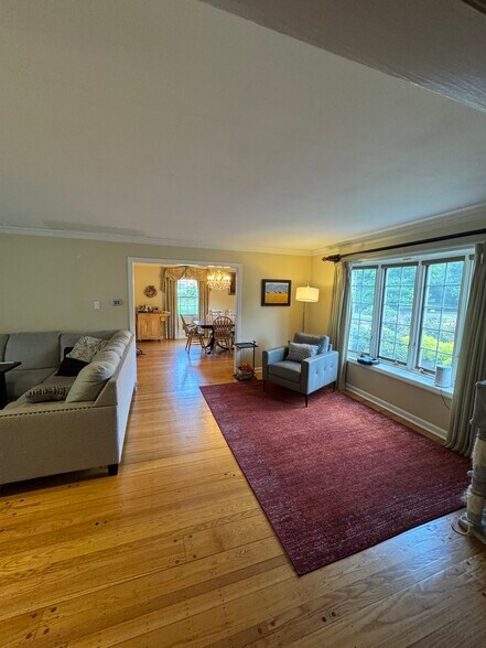 Livingroom - 130 Chews Landing Rd